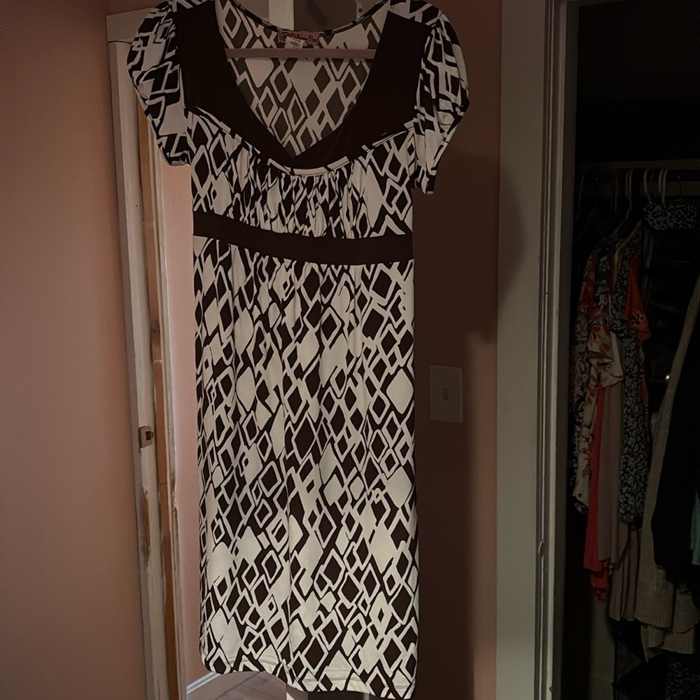 Brown and white Volume One Juniors Dress size-Large
